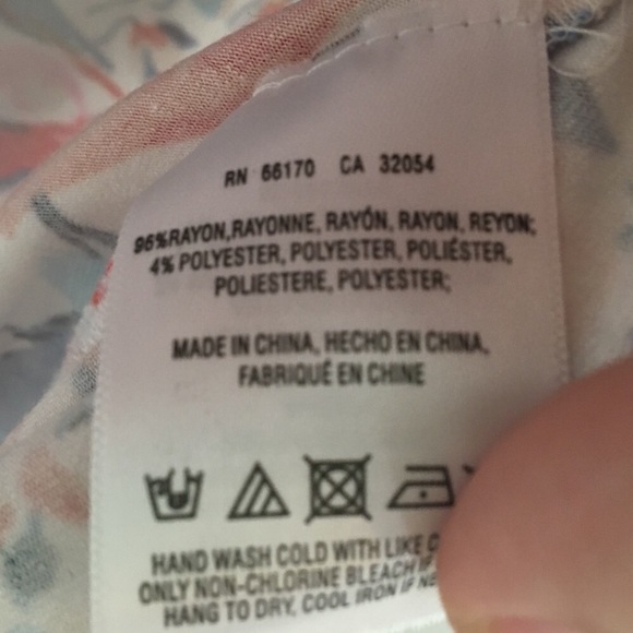 Anthropologie floral flutter sleeve top - Picture 5 of 6